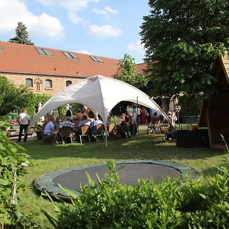 Pensionszimmer Im Fliederhof 公寓 *