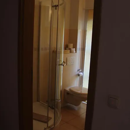 Pensionszimmer Im Fliederhof Apartmán *