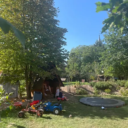 Pensionszimmer Im Fliederhof * 米兴多夫