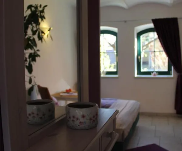 Pensionszimmer Im Fliederhof شقة *