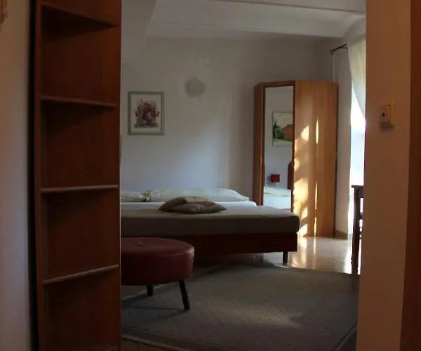 Apartamento Pensionszimmer Im Fliederhof *